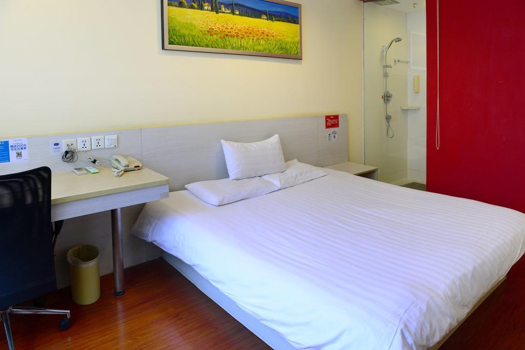 Hanting Express Shanghai Middle Sichuan Road Экстерьер фото