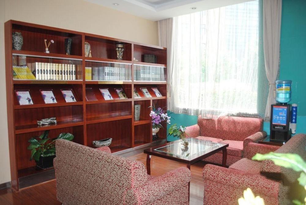 Hanting Express Shanghai Middle Sichuan Road Экстерьер фото
