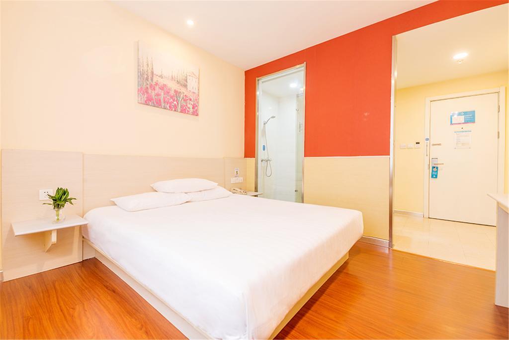 Hanting Express Shanghai Middle Sichuan Road Экстерьер фото