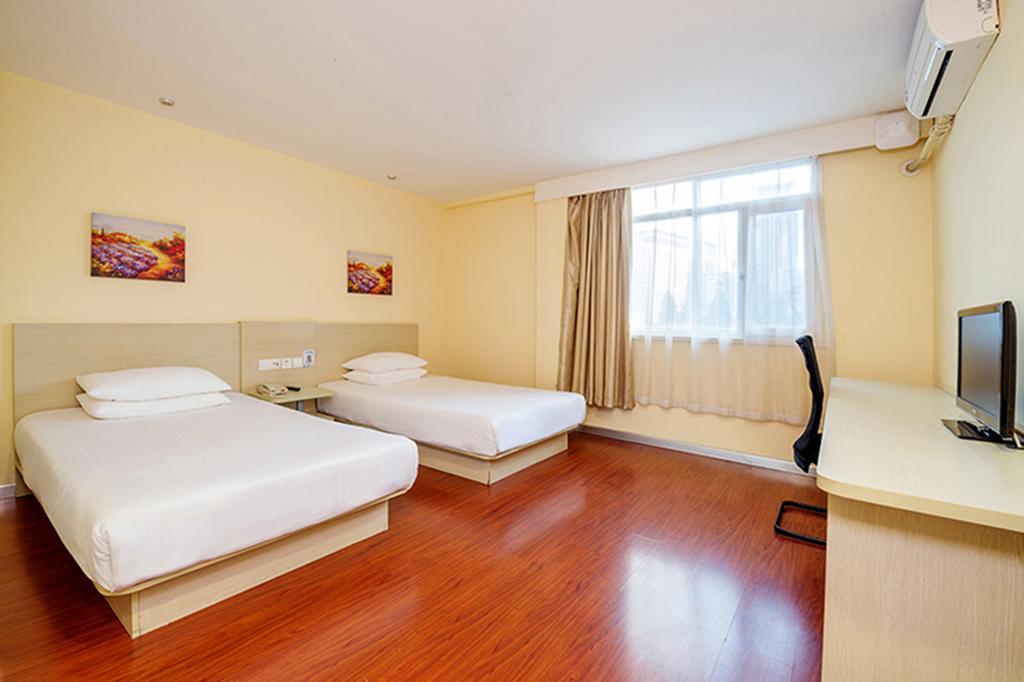 Hanting Express Shanghai Middle Sichuan Road Экстерьер фото