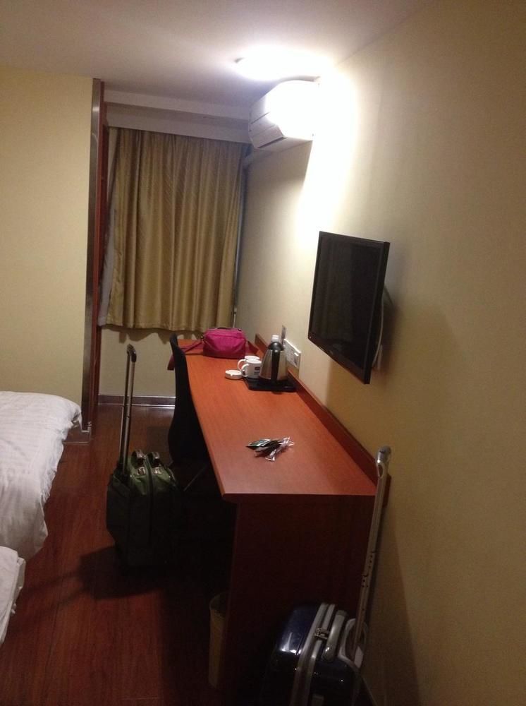 Hanting Express Shanghai Middle Sichuan Road Экстерьер фото
